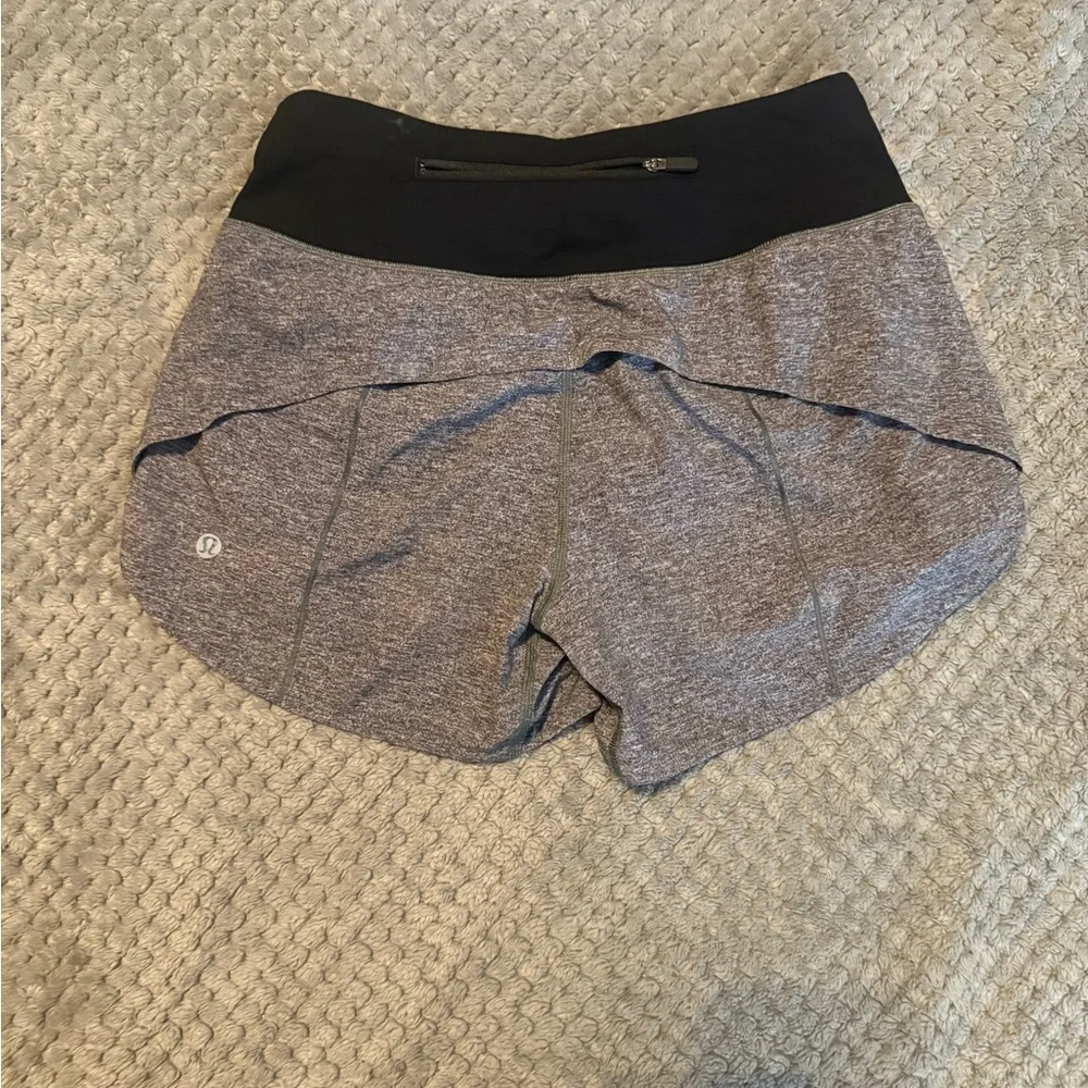 Lululemon Speed Up Low-Rise Lined Shorts 2.5". Heather Gray & Black Size 2 - Picture 2 of 10